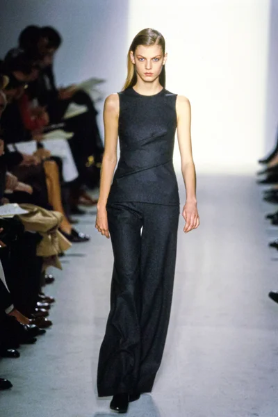 Look 10